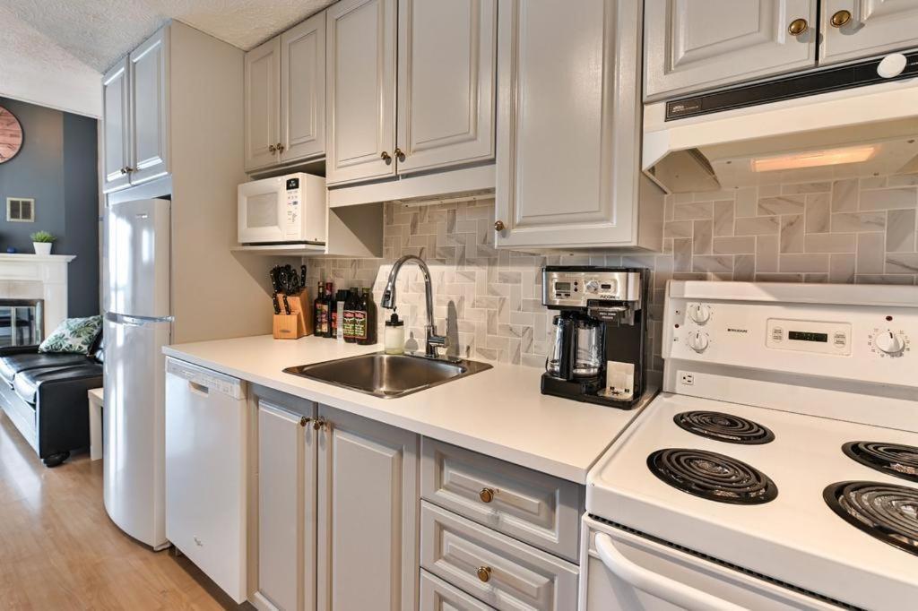 O'Berge Du Village C304 - Bord De L'Eau Magog Ngoại thất bức ảnh