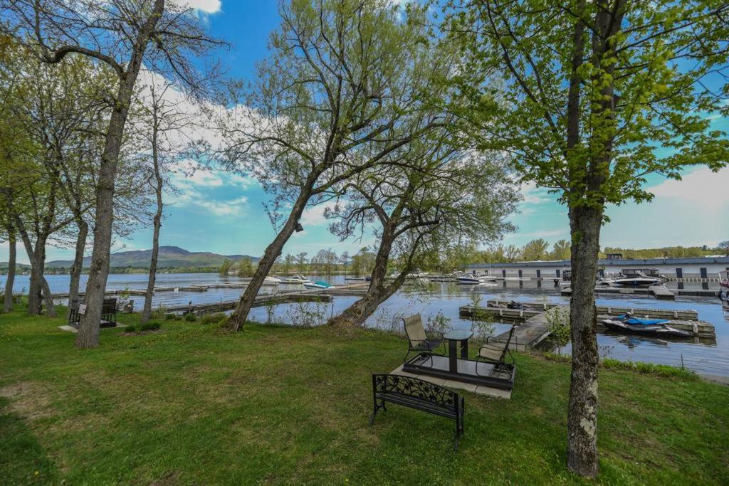 O'Berge Du Village C304 - Bord De L'Eau Magog Ngoại thất bức ảnh