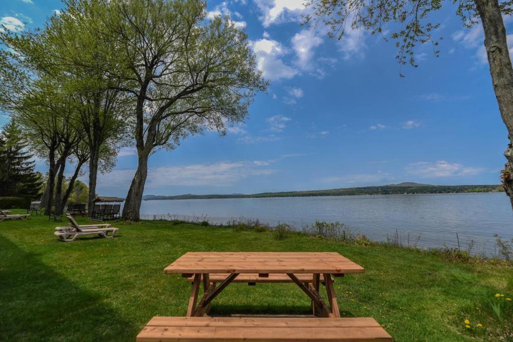 O'Berge Du Village C304 - Bord De L'Eau Magog Ngoại thất bức ảnh