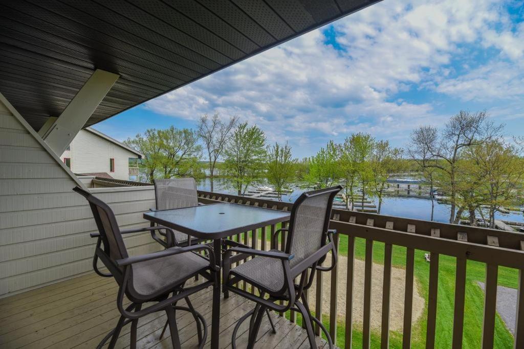 O'Berge Du Village C304 - Bord De L'Eau Magog Ngoại thất bức ảnh