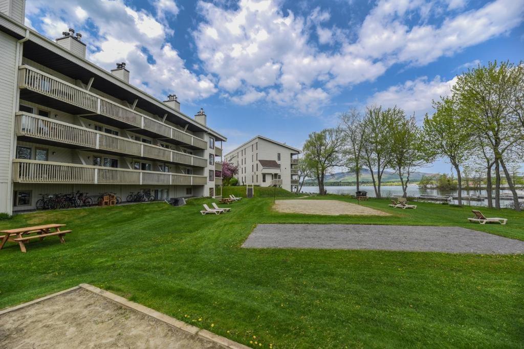 O'Berge Du Village C304 - Bord De L'Eau Magog Ngoại thất bức ảnh